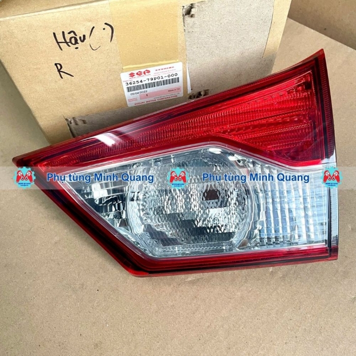 Đèn hậu mảnh trong Suzuki Ciaz 2016-2023 - Đèn báo lùi