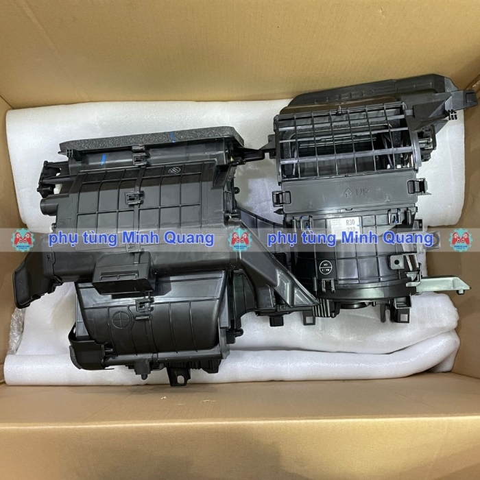 Hộp dàn lạnh Suzuki XL7 2019–2026