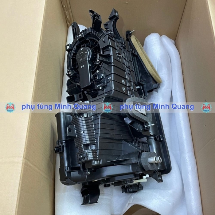 Hộp đựng dàn lạnh Suzuki Ertiga 2019–2026