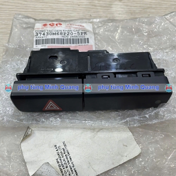 Công tắc đèn khẩn cấp Suzuki Ertiga 2019–2026